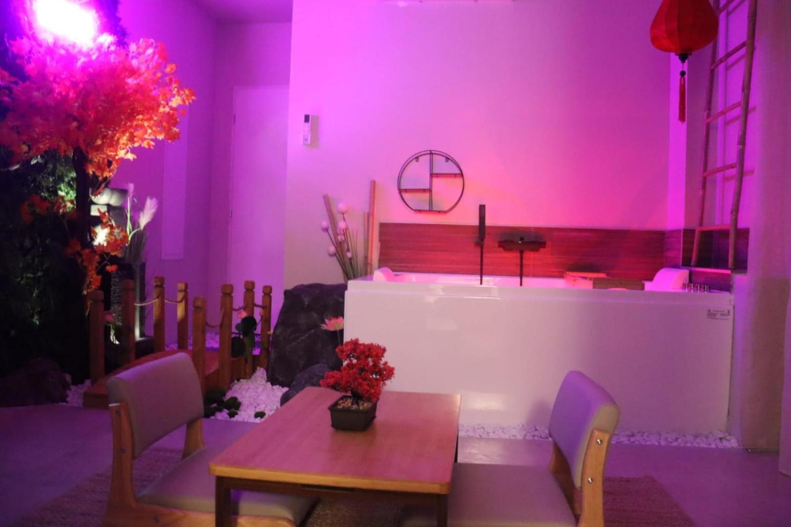 Loveroom Japon Avec Balneotherapie Toulon Exterior photo