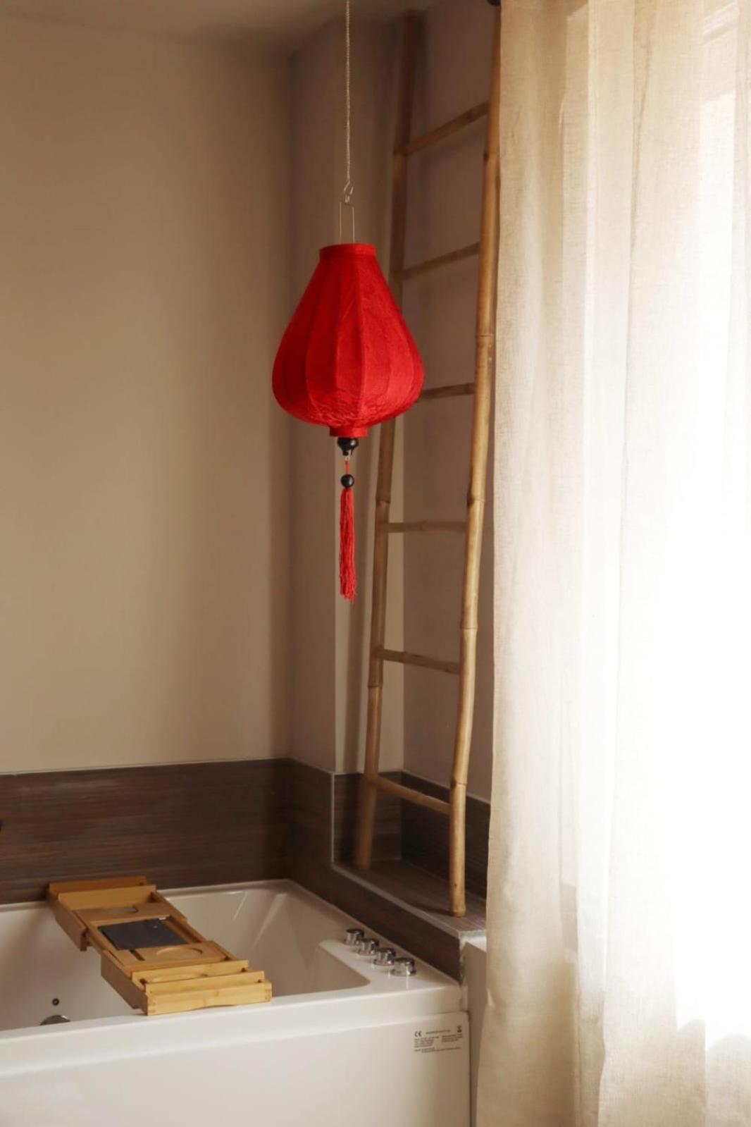 Loveroom Japon Avec Balneotherapie Toulon Exterior photo