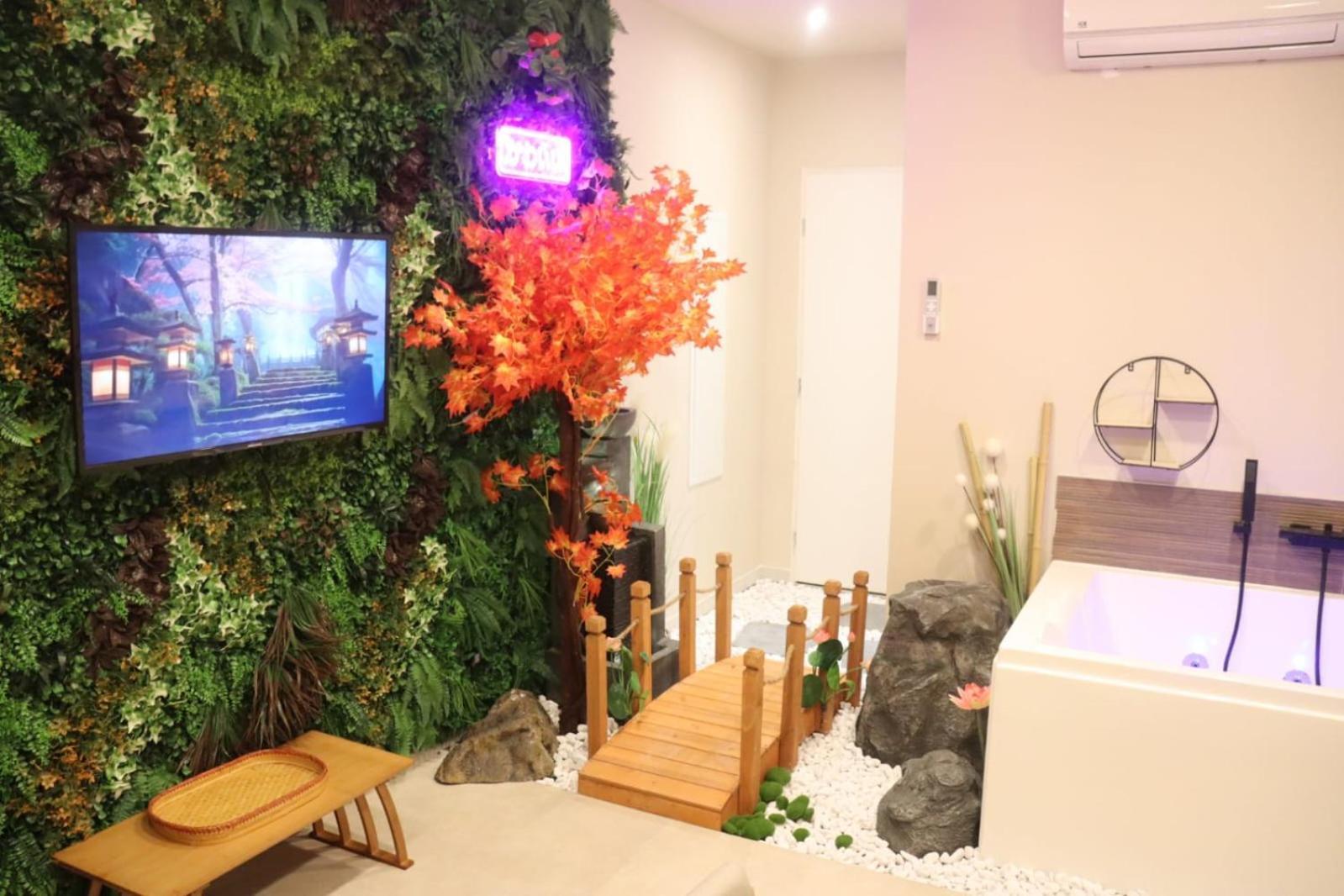 Loveroom Japon Avec Balneotherapie Toulon Exterior photo